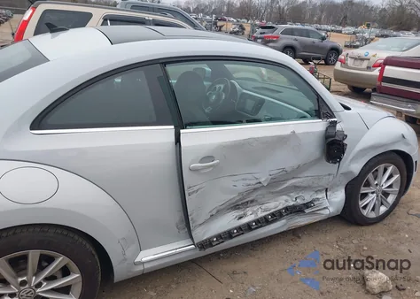 2018 Volkswagen Beetle 2.0T Se из США, поврежденный, VIN 3VWJD7AT8JM711581